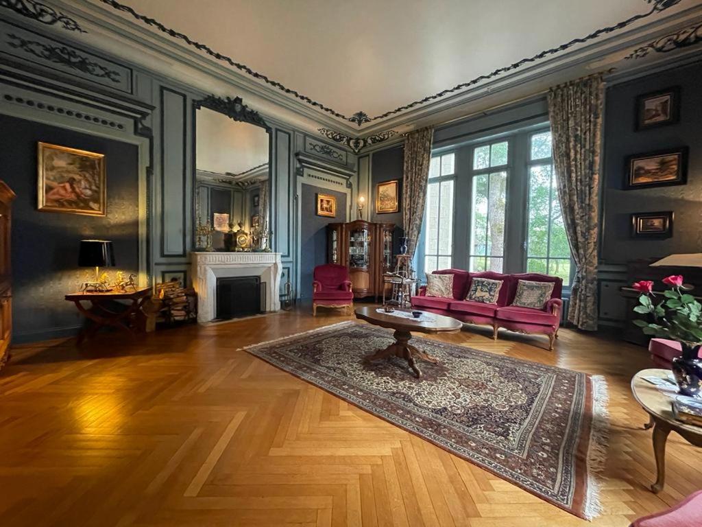 Chateau Maleplane Bed & Breakfast Saint-Léonard-de-Noblat Екстериор снимка