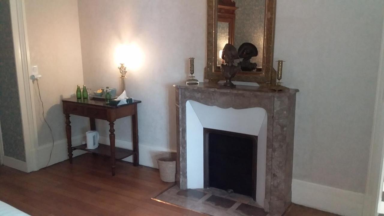 Chateau Maleplane Bed & Breakfast Saint-Léonard-de-Noblat Екстериор снимка